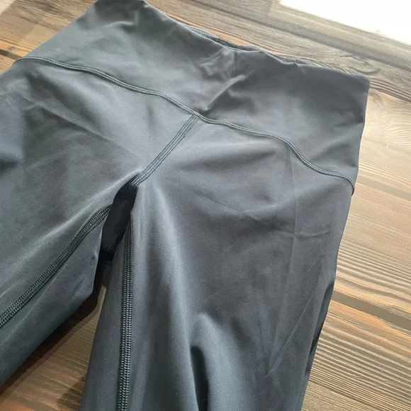 Lululemon Motionful 7/8 Tight in Submarine - Picture 8 of 10